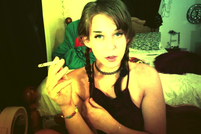 Alli Anderson: Kouření a chlazení