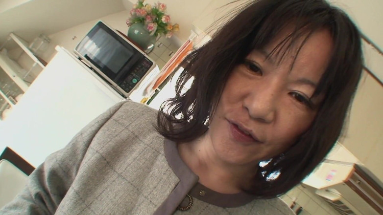 Asian Addiction: Nenek tiri yang cantik memasuki dekat rumah untuk menikmati keinginan...