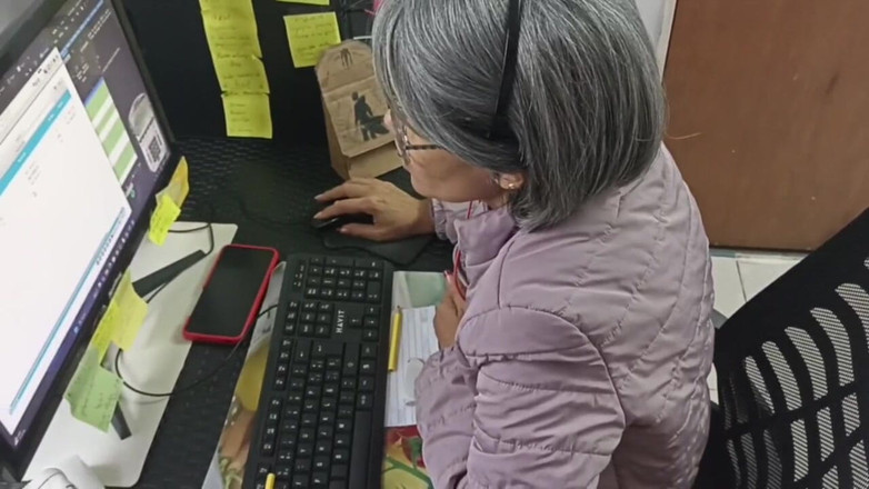 Swingersamateur40: 你喜欢我在工作时给你口交吗？