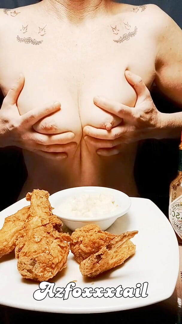 AzFoxxxTailPhelicia: Игра с пищей-chicken-ad2