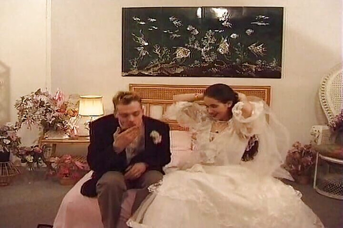 Monde Francais: Грудастая французская невеста получает хардкорный трах от своего нового мужа