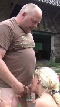 Naučte se jezdit s nadrženými farmáři na jejich farmách a ve stodole