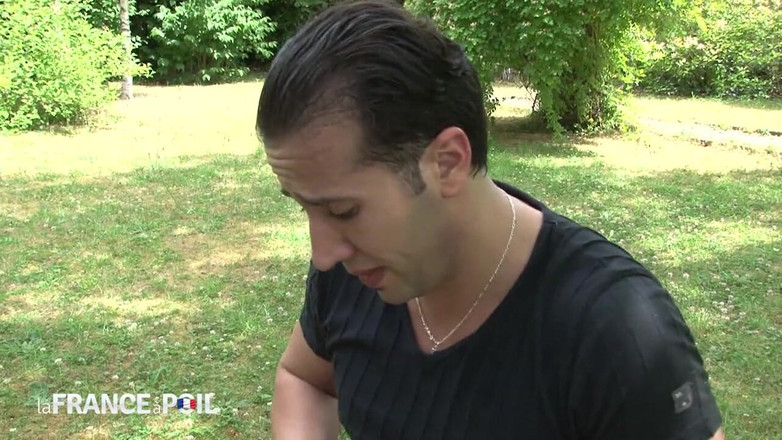 Papy Viewer: छोटे बालों वाली बड़े स्तनों वाली महिला टैक्सी ड्राइवर को तनाव दूर करने में मदद करती है