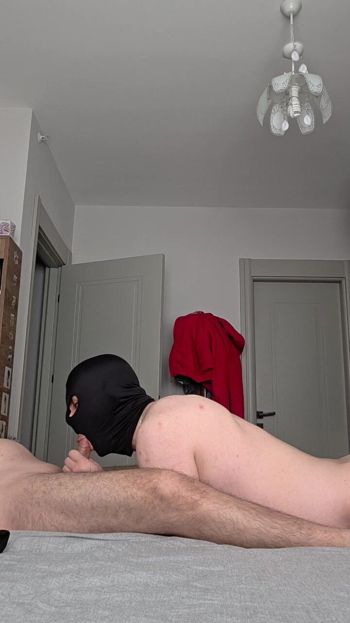 Gokmen Yaman: Kürt eşcinseller tarafından sert sikiş. Prezervatifsiz emiyor ve sikişiyor