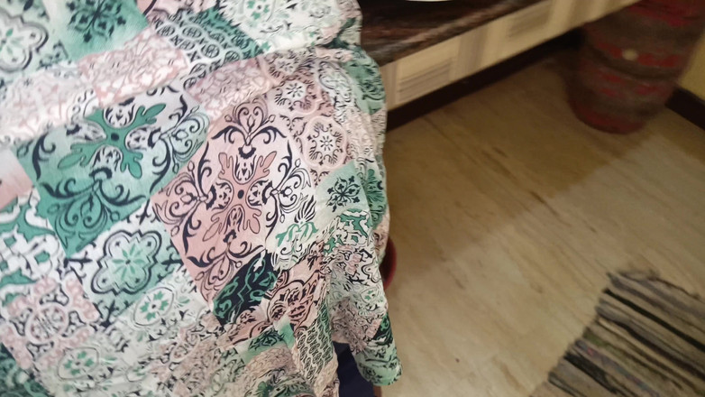 Pushpa studio: Jihoindická podvádějící žena v domácnosti