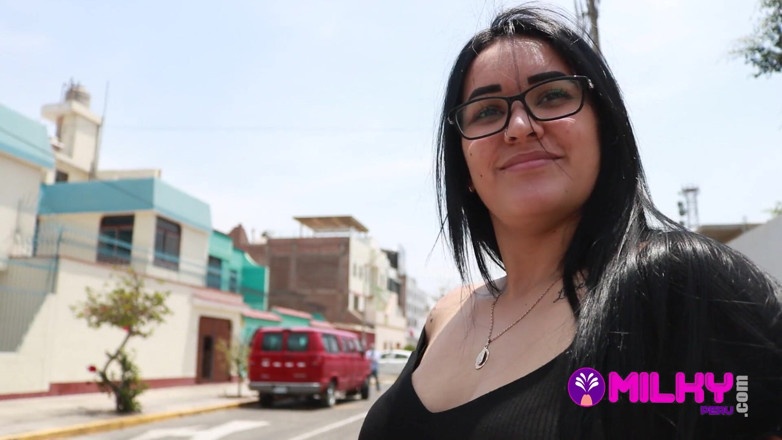 Milky Peru: Jazmin Caught Her Fan