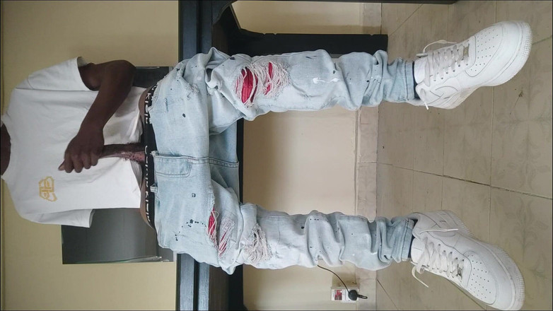 Gay black steel Africa: Svart med enorm kuk i Streetwear Jerk och Cum (4)