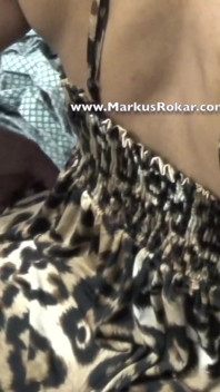 Secretaria mucama milf atrapada como fregona en el piso debajo de la mesa y follada por su jefe!