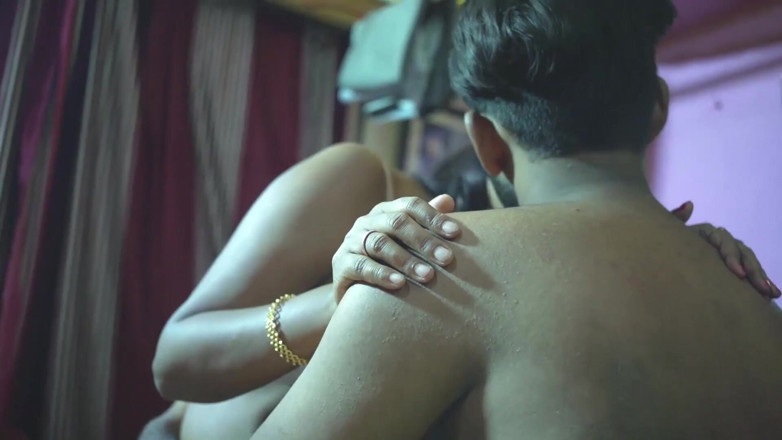 BIREA: 大きなおっぱい成熟したクソとともに彼女の2つの親友パート1