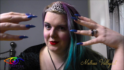 Mxtress Valleycat: Blue chrome nails