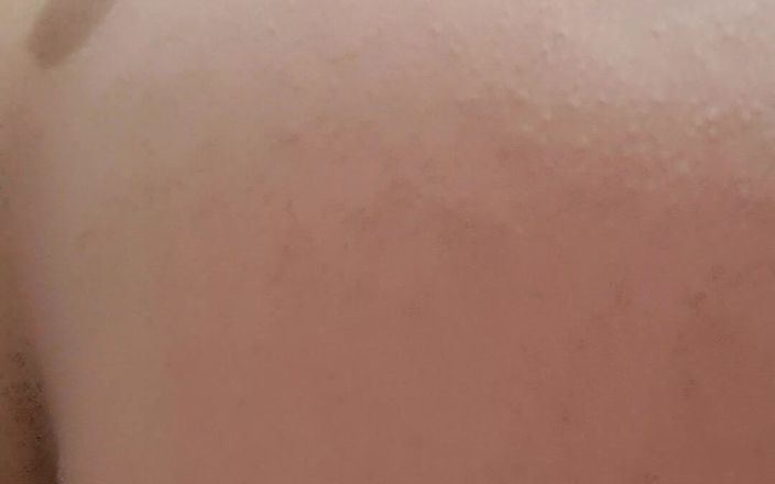Mommy big hairy pussy: MILF matang memasukkan dildo ke dalam pepeknya
