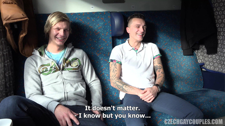 Czech Gay Couples: Pasangan gay Czech 4 kembar terlatih -speed bang dan dubur Cherry Pop