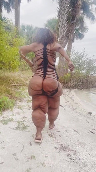 Klucking como uma galinha
