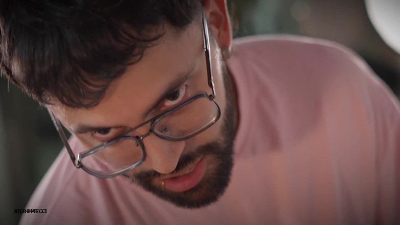 Nico Mucci: Sex în trei homosexual futând un fund sexy