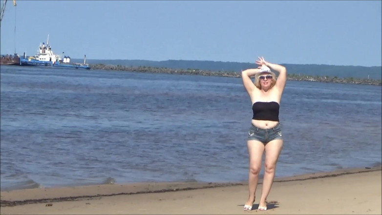 RedRoseRus: Punggung besar dalam seluar jeans pendek 4