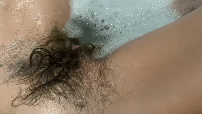 Cuteblonde666: Волосатые заросли под водой в ванне