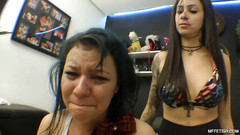 MF Fetish: La dominatrice Anelly nutre il suo schiavo