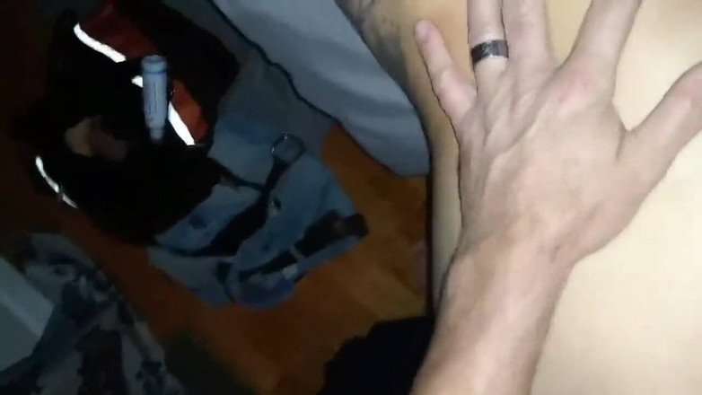 Pussy hound: POV 大きなお尻サイズのクイーン MILF は大きな黒いペニススリーブを手に取り、もっと欲しいと懇願する