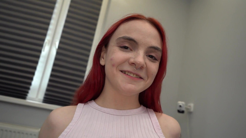 LoveHomePorn: สาวผมแดงรอยสักพักจากการเรียนเพื่อเย็ด