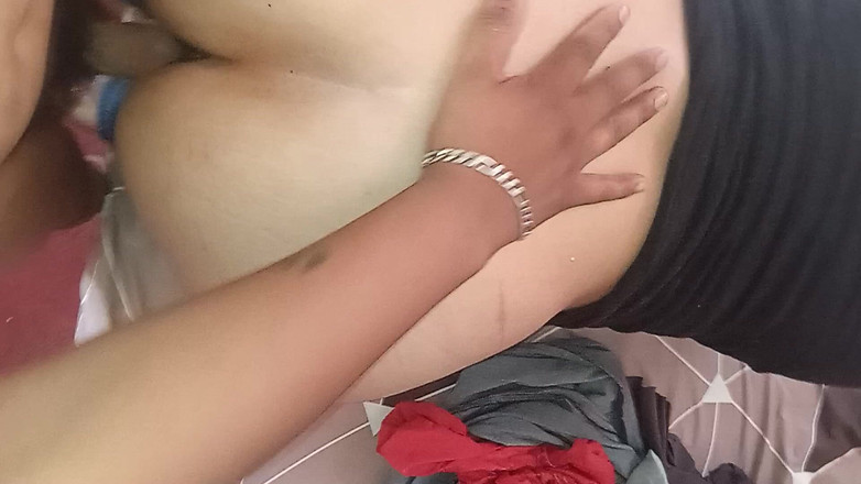 Eatrella j: ハマってハメて携帯電話を手放さない