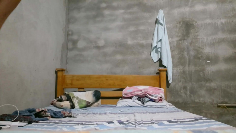 kafesexxx: Gadis hot 18 tahun ngentot di balik celana dalam di depan...