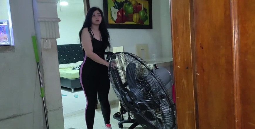Crisanto999: Saya mengambil seorang wanita muda yang cantik ke rumah saya...