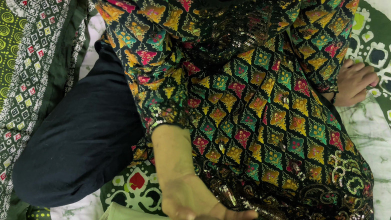 Kaleonjoybd: Bhabhi seksi saya memerlukan detik romantik dan kongkek keras