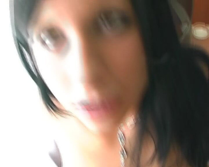 German Homemade: 黒髪のドイツのふしだらな女が彼女の素晴らしい体スプレーでPOVを取得