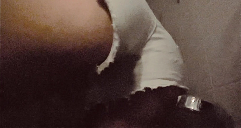 Caramell girly: Gara-gara harus kencing aku selalu sange berat