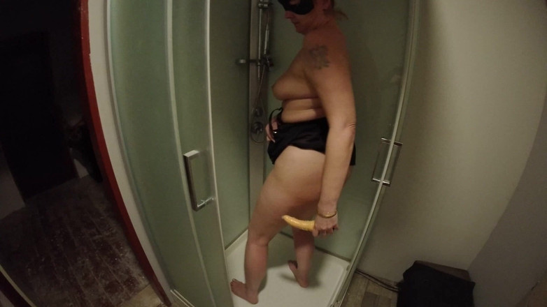 Sisa ondrej: In the Shower