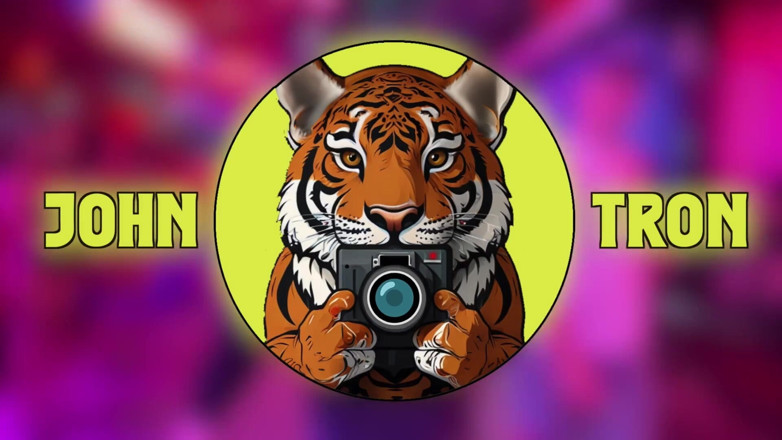 John Tron X: Johntronx - awek panas yang tidak pernah puas dengan cermin mata...