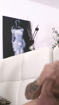 肯德拉明星与萨凡纳秘密：两位性感女神的放纵性爱一天
