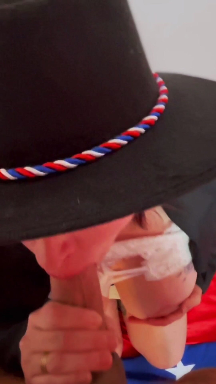 Kate jenn: Latina dengan tetek besar membuatkan saya seorang Rusia pada cuti...