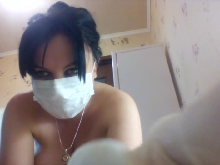 Sexy Milf: Obří doktorka rozdrtí vaše tinové tělo svými latexovými rukama a...