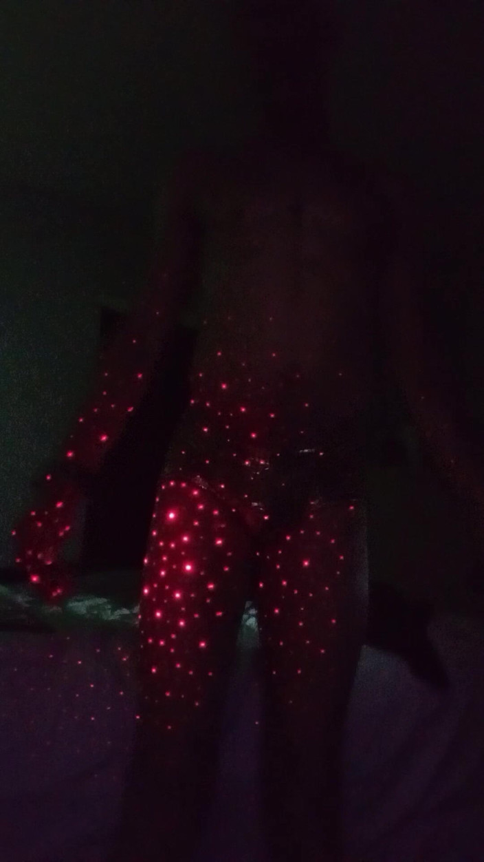 Shemaleslave11n: 下流男孩需要小姐