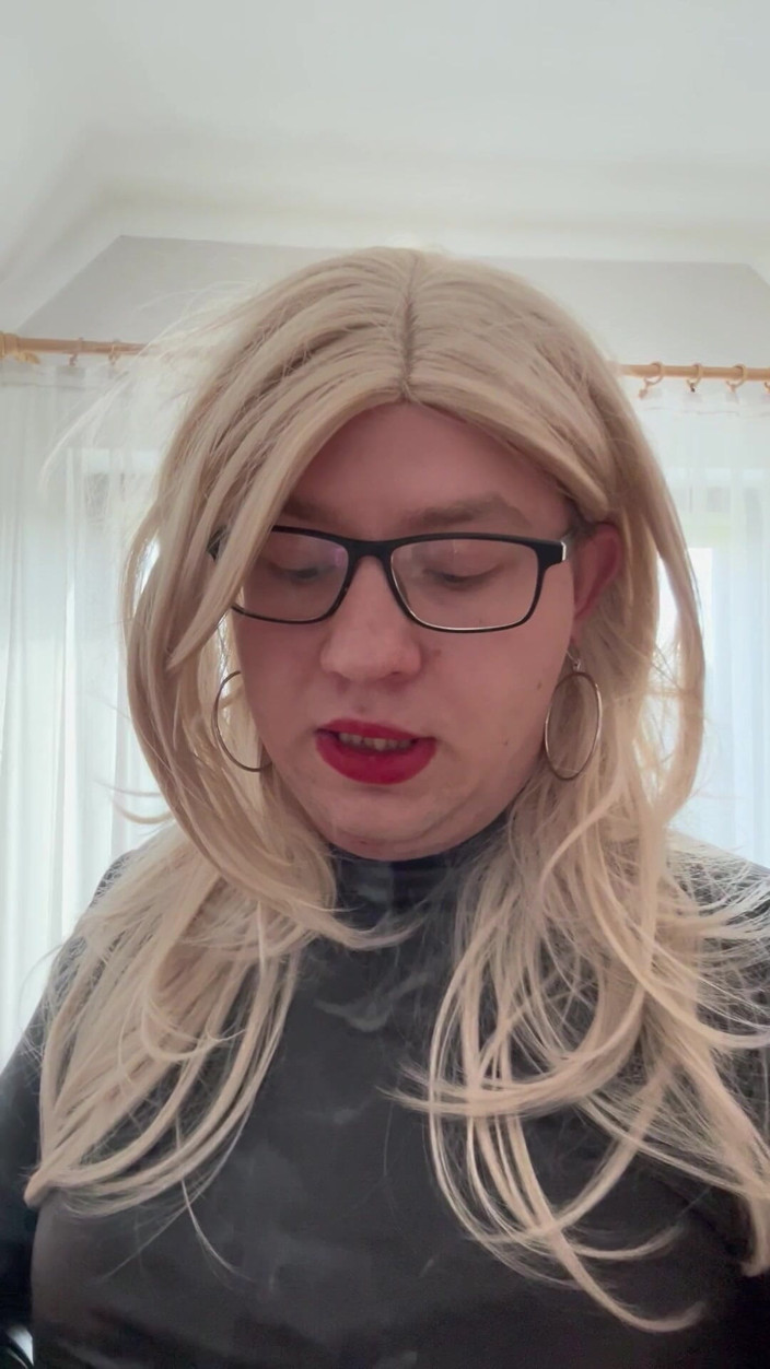 Nikola16: Smoking and Blowjob