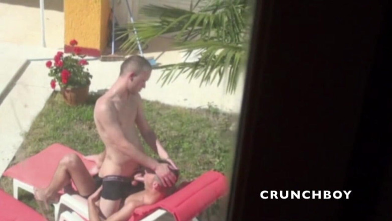 EXHIB BOYS: Sexy dvojčata šukají v exhib