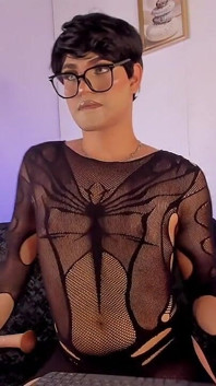 Femboy Ken Sissy Si Comporta Come Una Punta E Balla Sexy per Te