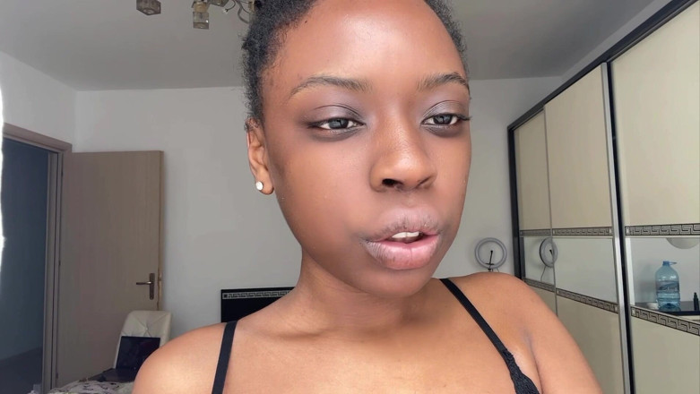 Rudie Kae: Une bite suce des lèvres, conversation coquine, suppliant une bite