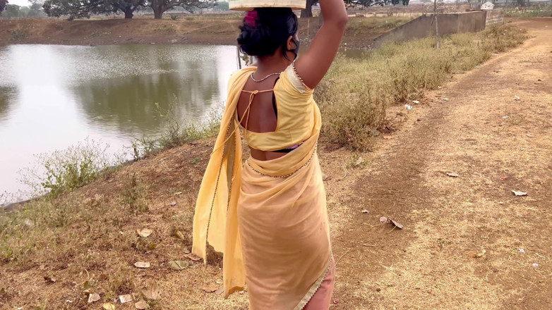 Raniki chut: Gaon Ki Talab Par Sexy Hot Bhabhi Ka Romantic Video |...