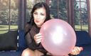 TLC 1992: Blåser upp och deflaterar stora rosa ballonger