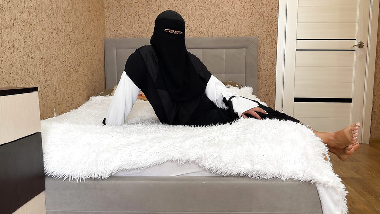 Lux Eva: Scopando la moglie formosa dell'amico mentre lui non è a casa,...