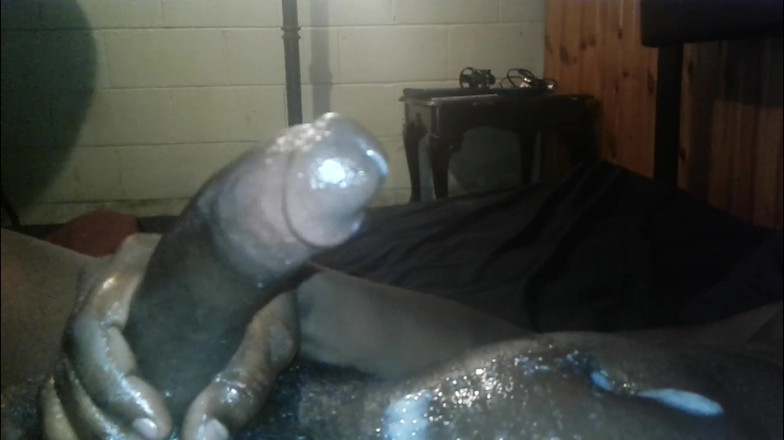 Big black cock BBCee: Langzaam mijn enorme zwarte lul strelen, komt zo veel hard...