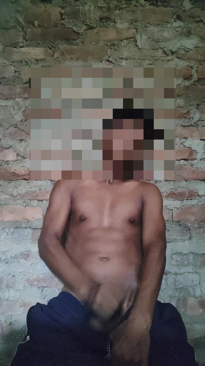 Assamesebodoboy: Masturbare cu efeminat acasă
