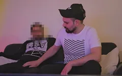 Ma voisine mariée cherche à s'amuser avec moi