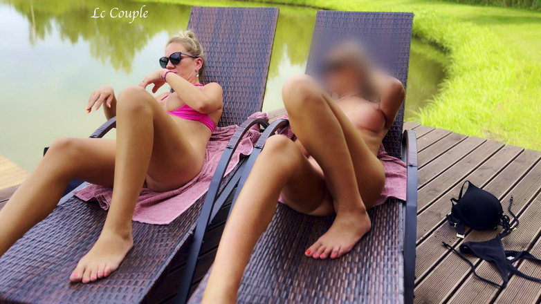 LC couple: Zwei freundinnen masturbieren und nehmen ein sonnenbad zusammen - echter amateur...