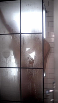 Dampfende dusche, blowjob & fick