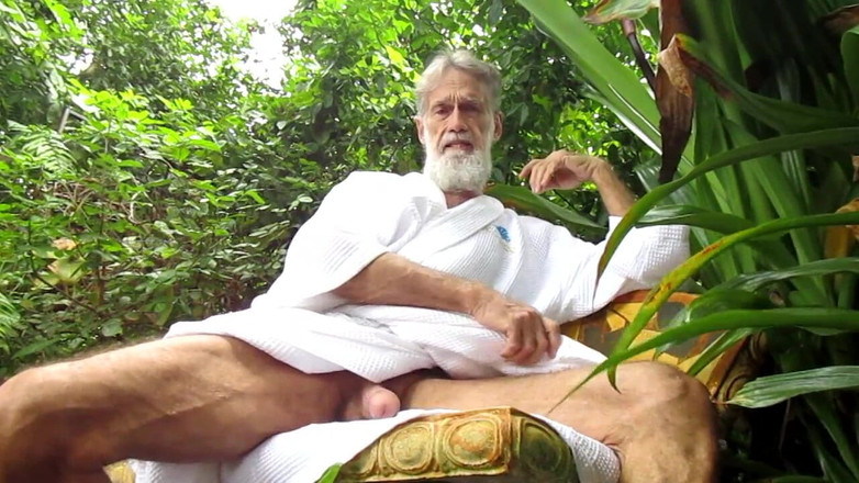 Mr hairy gardener: Benchpt1