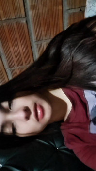 Horny Babe Fingers Herself to Orgasm