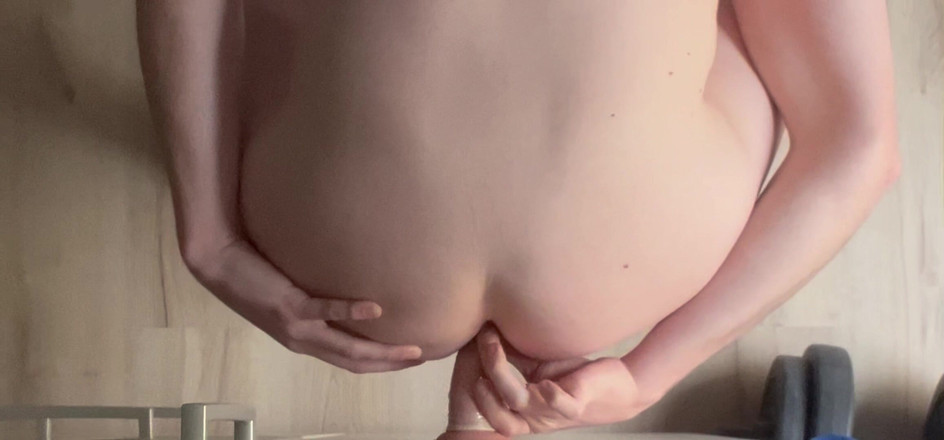 Cute Lizzy: Hot Cute Teen Boy Fucks with Dildo Doggy!